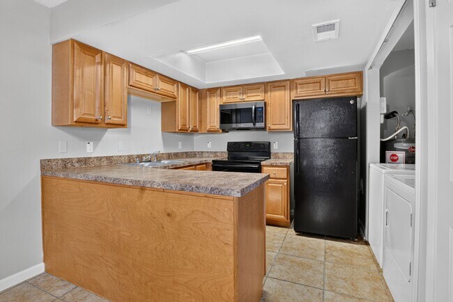 Building Photo - 53 Windtree Ln