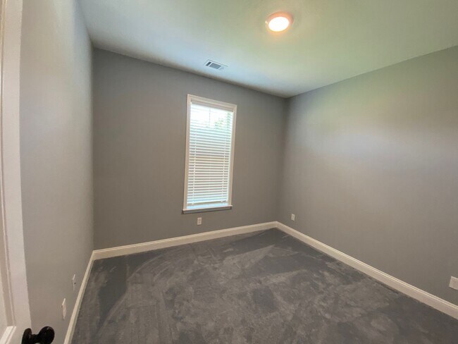 Building Photo - 70 Rachel Avenue