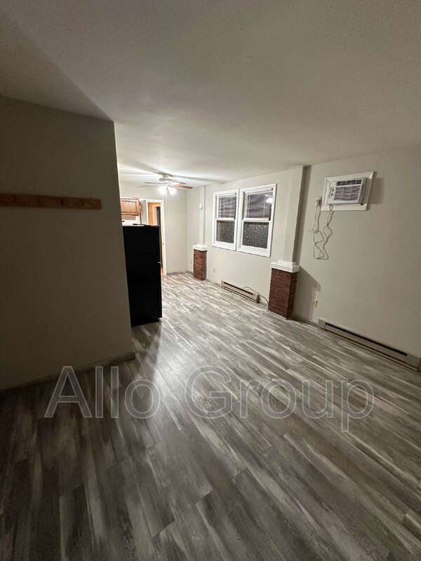 Building Photo - 655 Green St