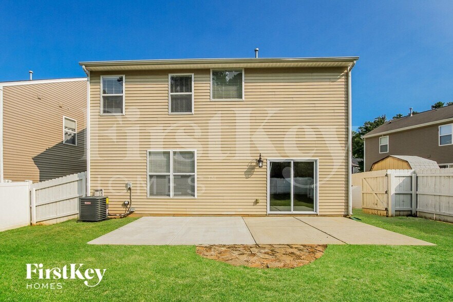 Building Photo - 1046 Mearn Rd