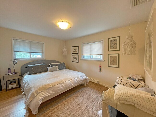 Building Photo - 3 Benders Dr