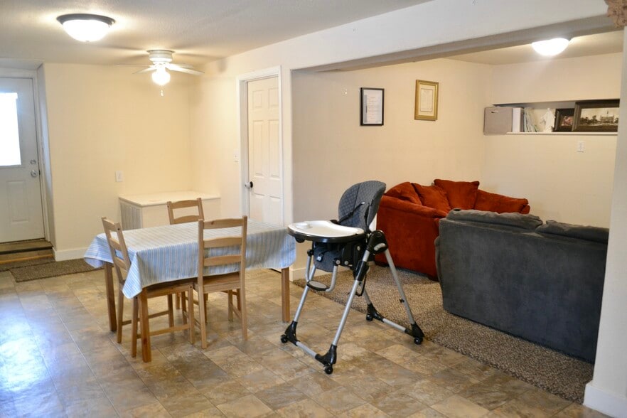 Building Photo - 923 4th St SW