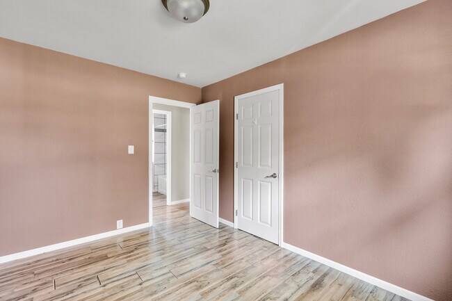 Building Photo - Donerail Way