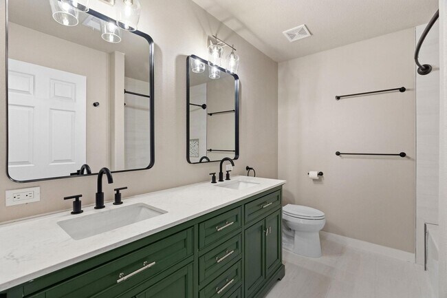 Building Photo - 900 Morgan Hill Dr