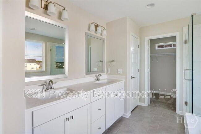 Building Photo - 196 Brickhill Cir