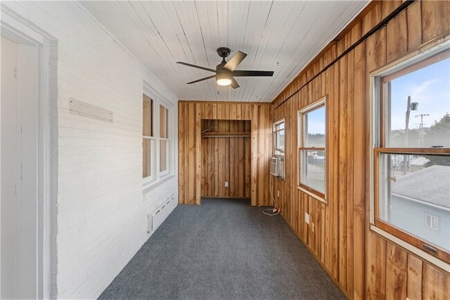 Building Photo - 734 Monongahela Ave