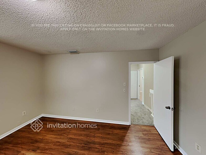 Building Photo - 9912 NW 9th Ct