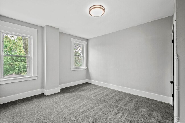 Building Photo - Stunning 2 bedroom home in Homestead available August 1!