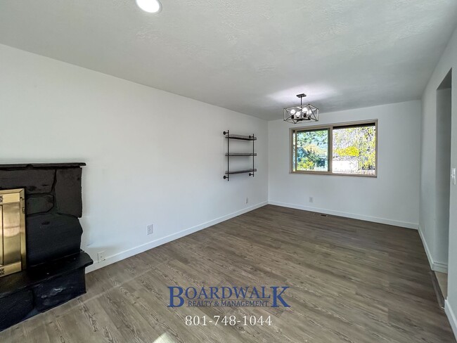 Building Photo - 259 S 230 E