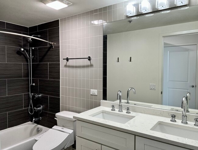 Building Photo - 50 E 16th St