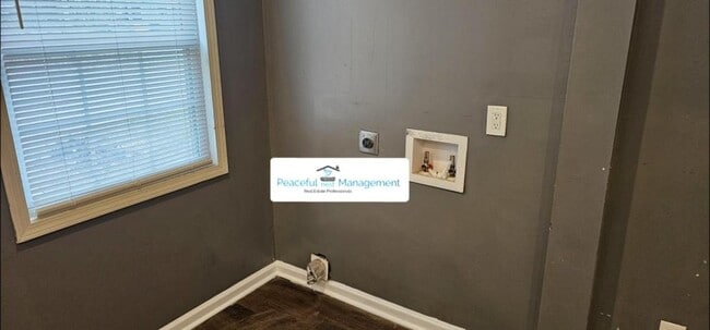 Building Photo - 902 Lawyers Ln