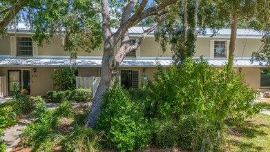 Building Photo - 11316 W Bayshore Dr