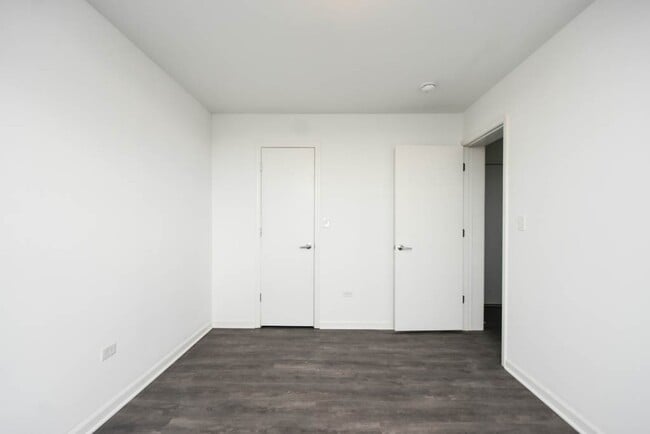 Building Photo - 940 W Winona St