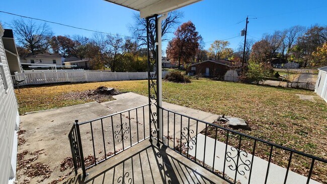 Building Photo - 415 Kansas Avenue