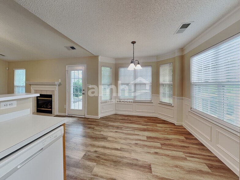 Building Photo - 4832 Asherton Pl NW