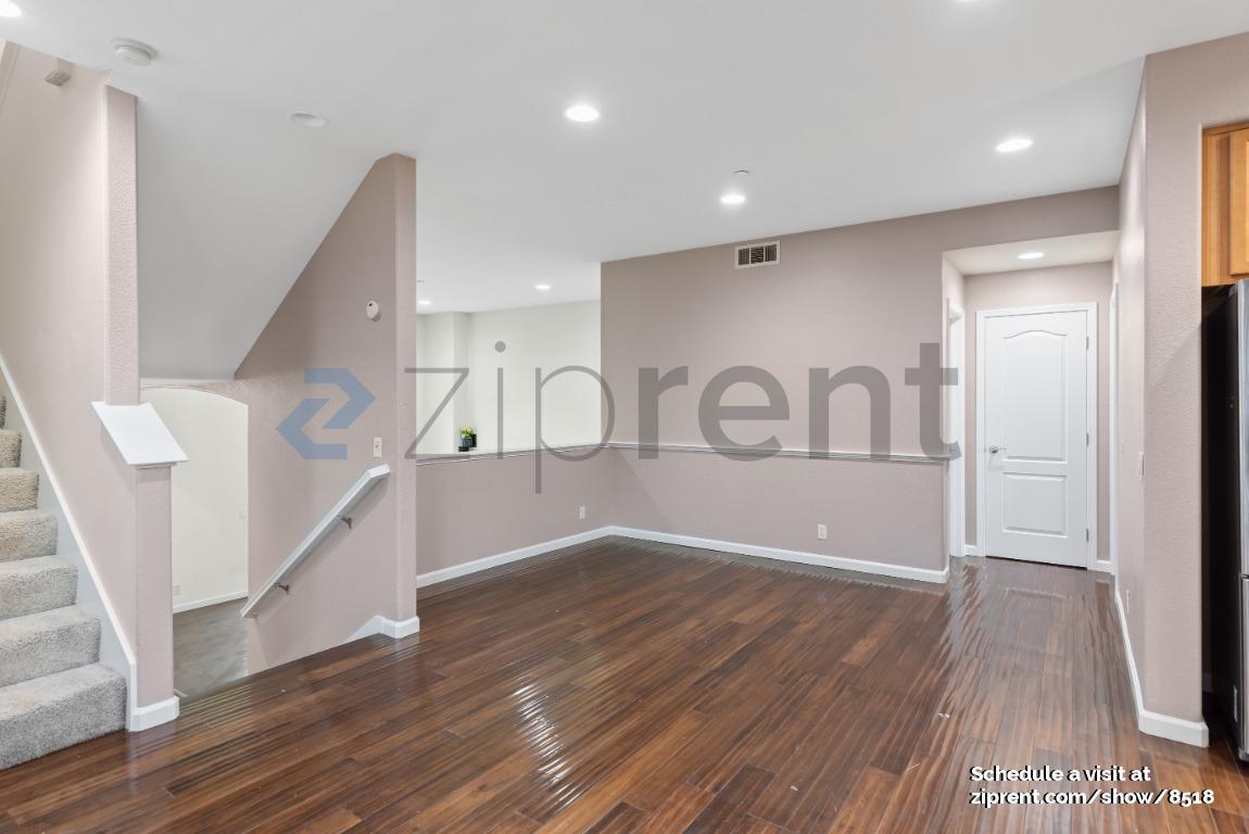 Building Photo - Unit