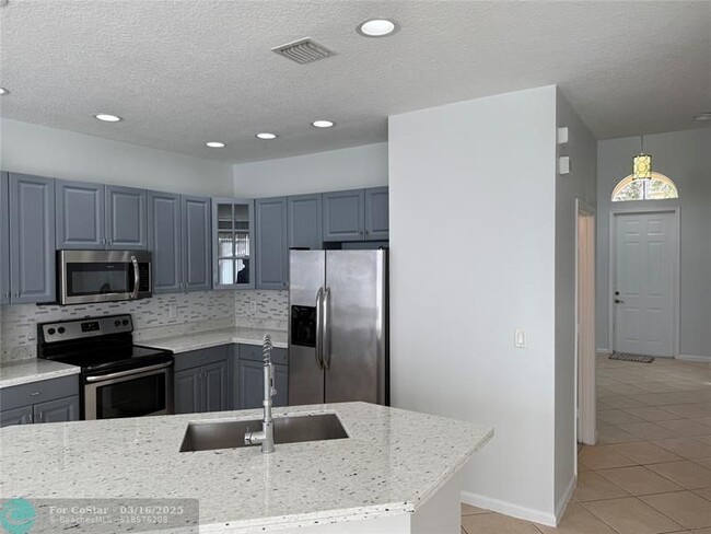 Building Photo - 15810 SW 48th Manor