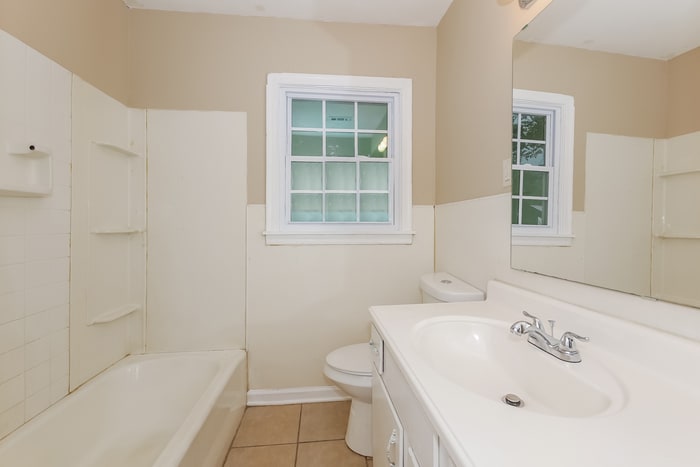 Building Photo - 808 Pamela Dr