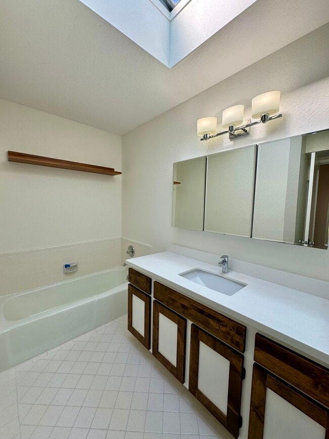 Building Photo - 137 Saint Marys Ave