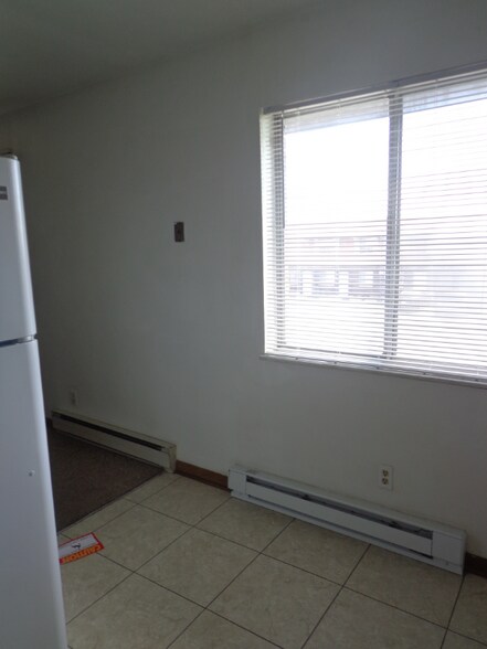 Building Photo - 713 Cedar Dr