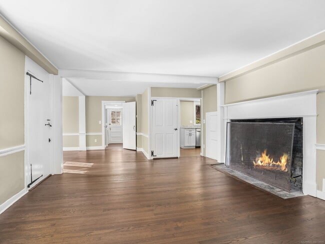 Building Photo - 575 Black Rock Tpke