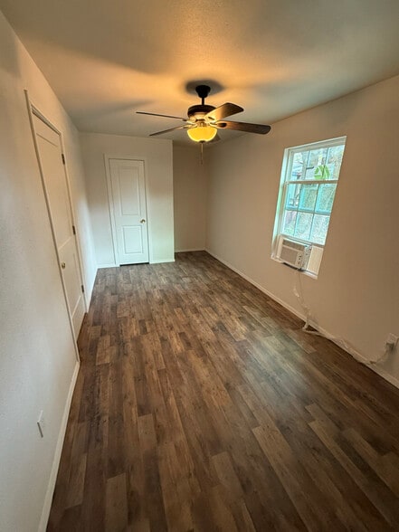 Building Photo - 7418 Oscar Dr