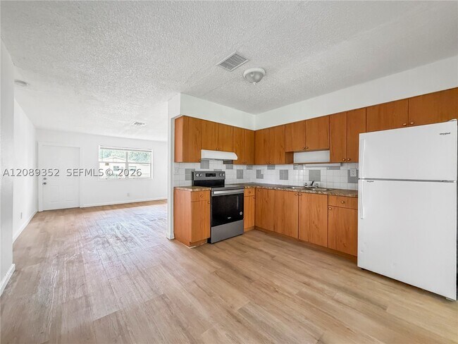 Building Photo - 1725 NW 54th Terrace