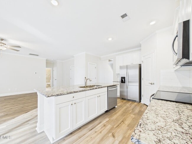 Building Photo - 110 Symmetry Lp