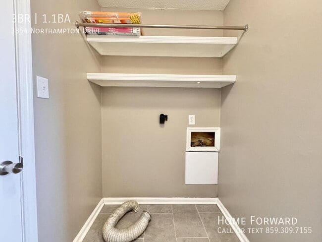 Building Photo - 3854 Northampton Dr