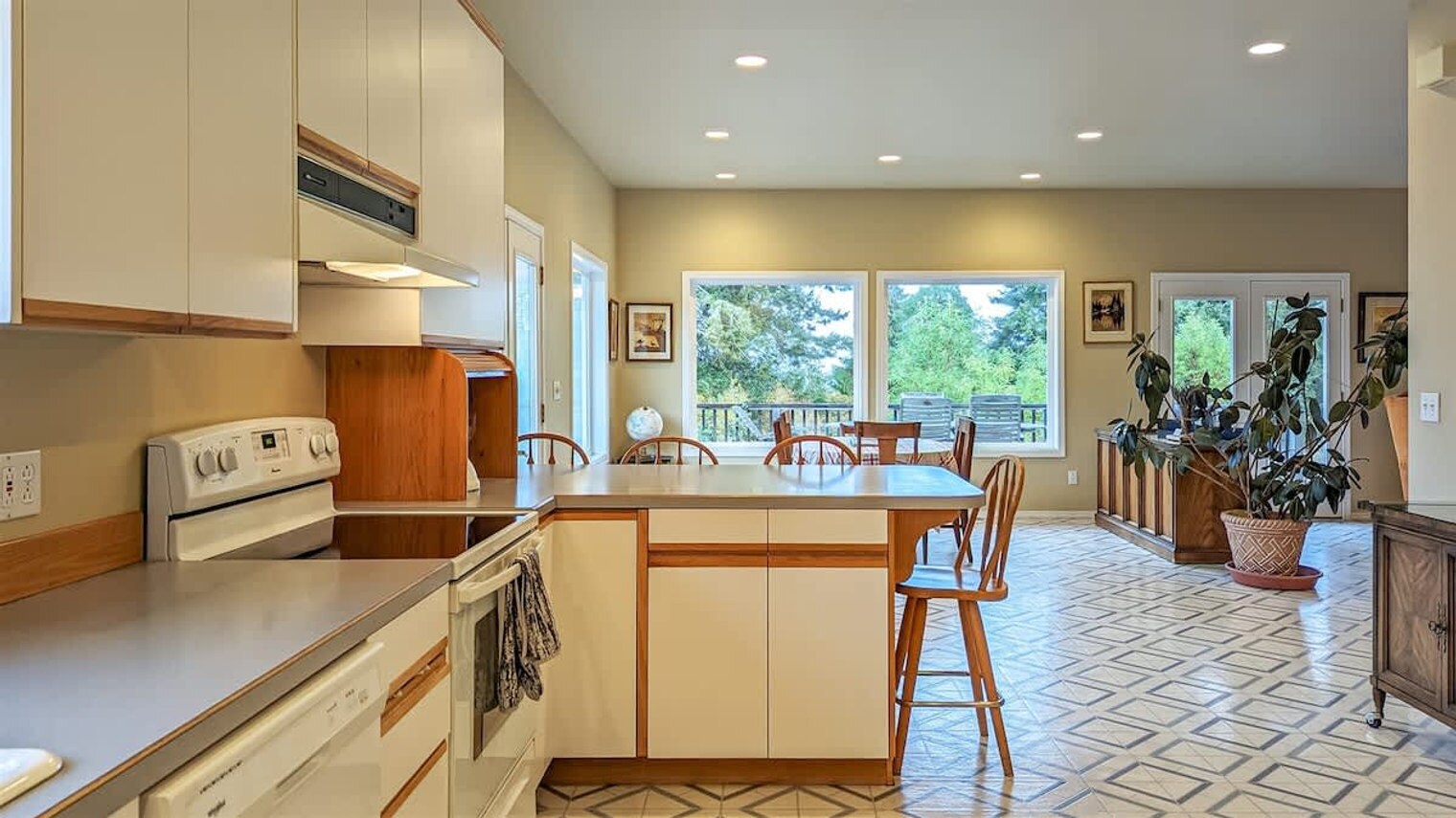 Building Photo - 123 E Bachelor Rock Dr