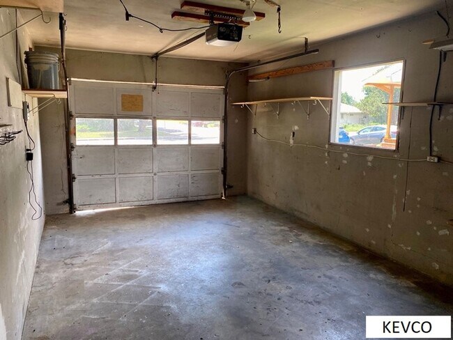 Building Photo - Awesome Four Bedroom Home by CSU Campus!
