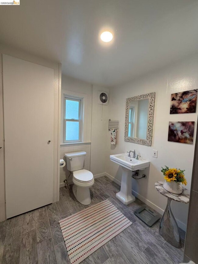 Building Photo - 3560 Old Mountain View Dr