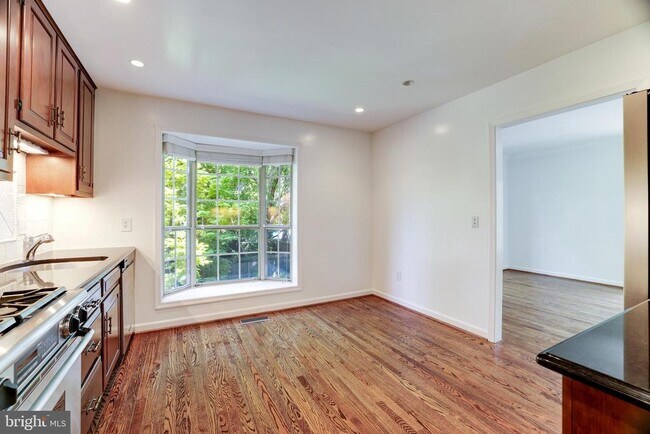 Building Photo - 1412 McLean Mews Ct