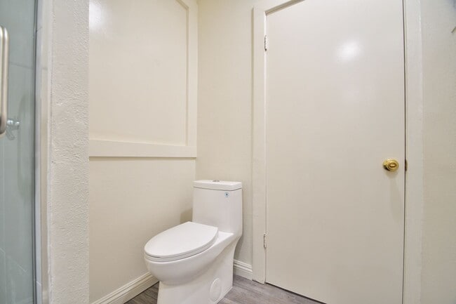 Building Photo - t232