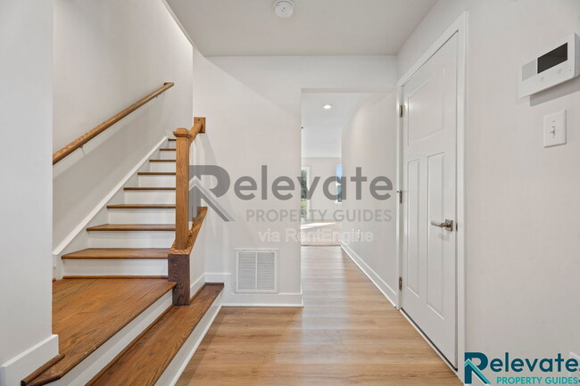 Building Photo - 2008 Old Manchester St