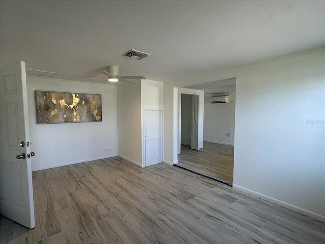 Building Photo - 812 Bayview Dr