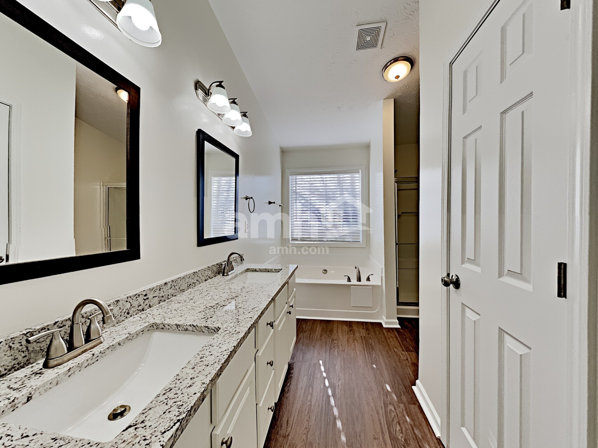 Building Photo - 2123 Yarbrough Way