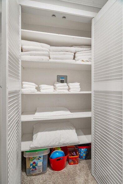 Building Photo - 1077 Liberty St