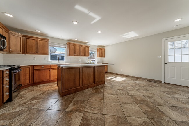 Building Photo - 2659 W Asplin Dr