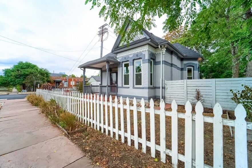 Building Photo - 1076 Mariposa St