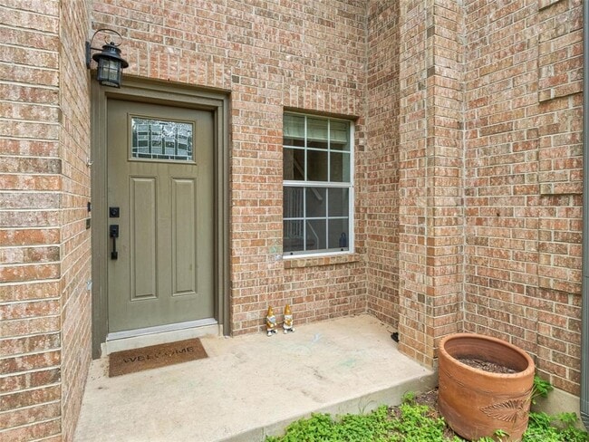 Building Photo - 6630 Hillside Terrace Dr