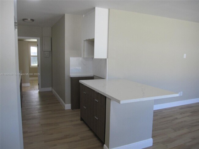 Building Photo - 3151 SW 37th Terrace
