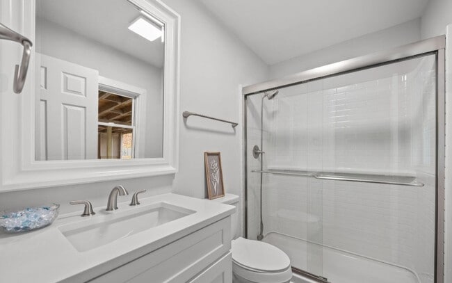 Building Photo - 309 Cody St