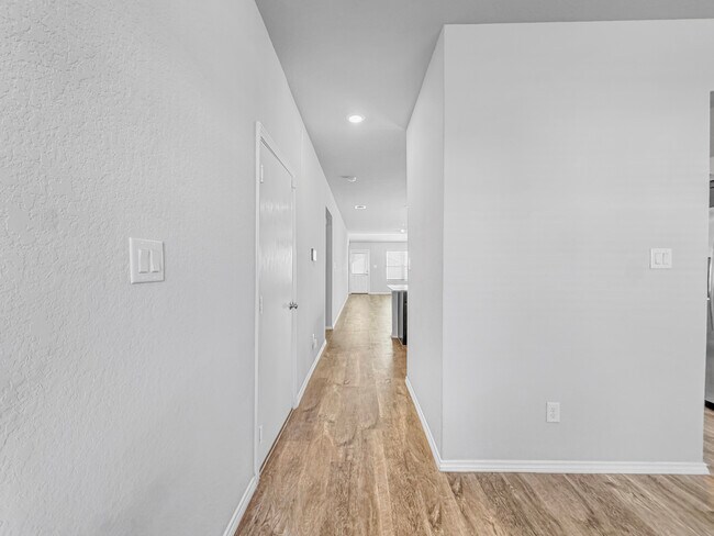 Building Photo - 9714 Marbach Hl