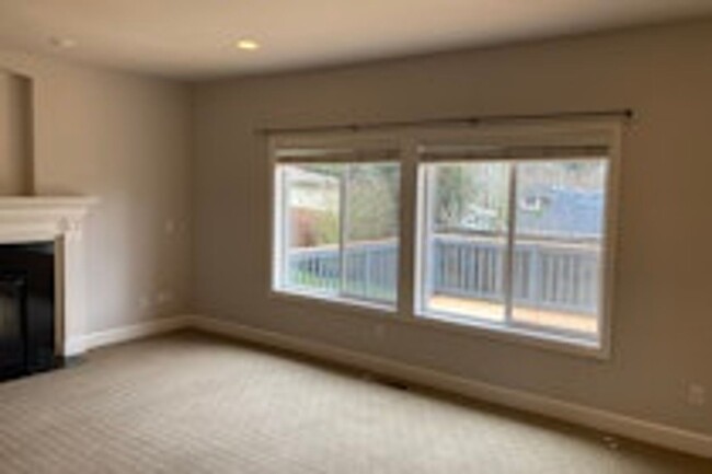 Building Photo - 4bd/2ba House in Newcastle