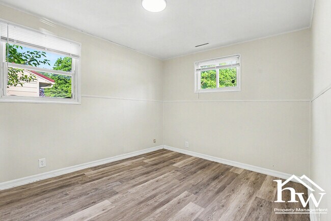 Building Photo - Charming 3-Bedroom Home Near Erskine Park