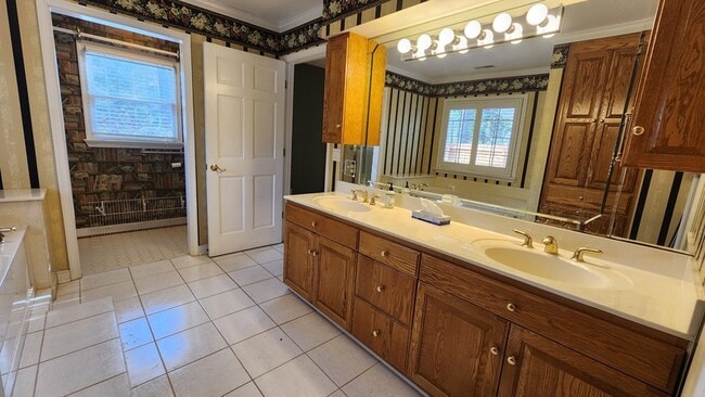 Building Photo - 209 Lorac Rd