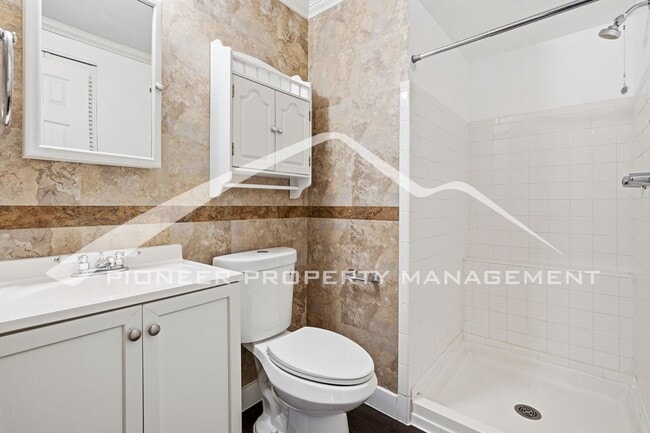 Building Photo - Charming home in Longmont