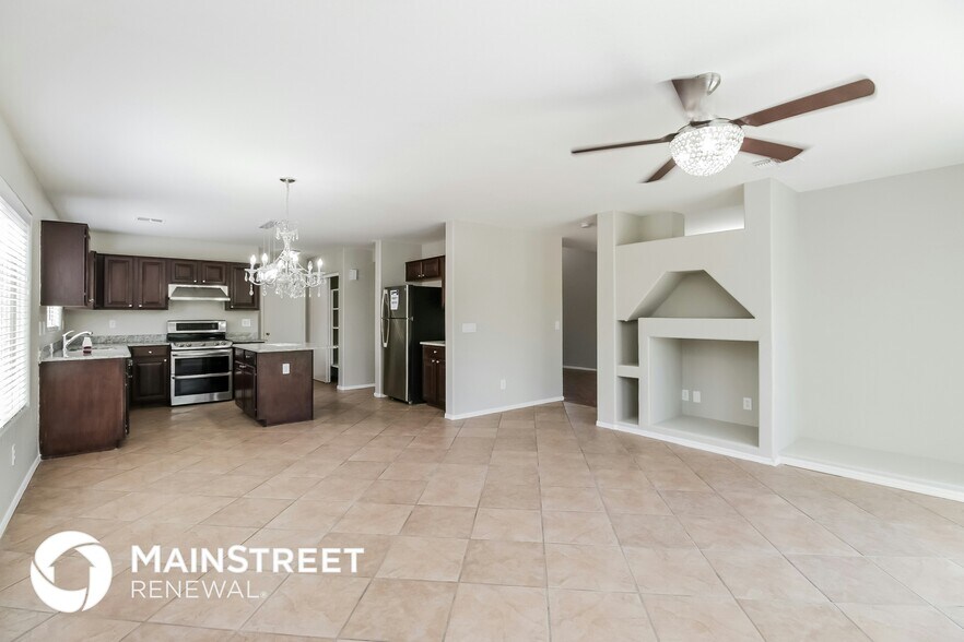 Building Photo - 7019 S 43rd Dr