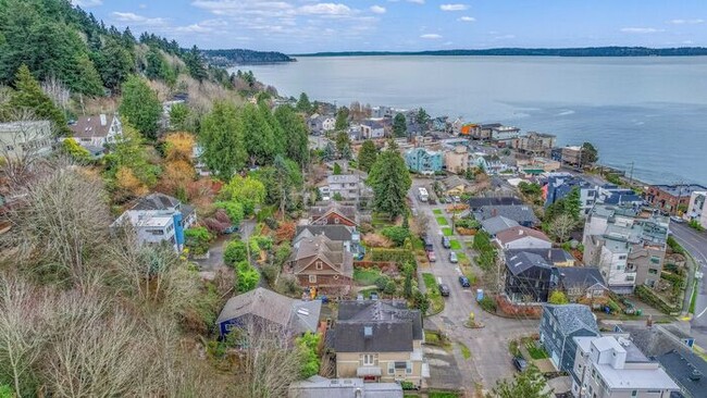 Building Photo - Quintessential West Seattle Townhome with ...